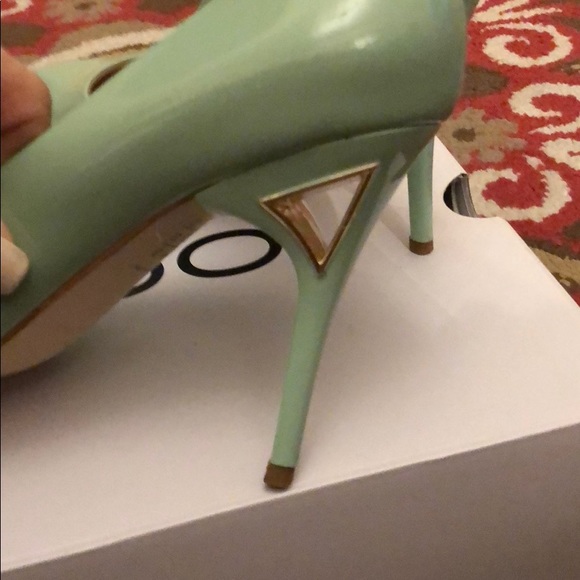 Patent leather heels - Picture 3 of 5
